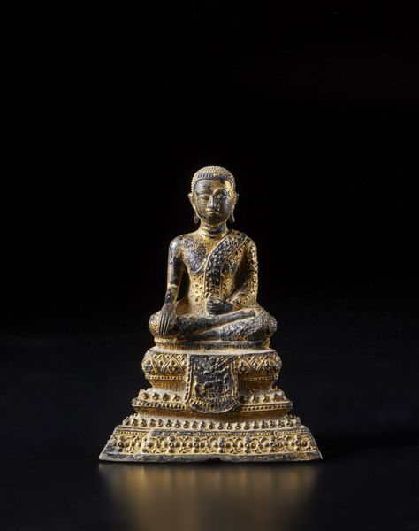 Arte Sud-Est Asiatico : Scultura in bronzo dorato raffigurante Buddha  Tailandia, Rattanakosin, XIX secolo  - Asta Asta 373 | ARTE ORIENTALE E ISLAMICA - ARTE ORIENALE E WUNDERKAMMER Online - Associazione Nazionale - Case d'Asta italiane
