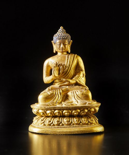 Arte Cinese : Buddha in bronzo dorato  Cina, dinastia Qing, XIX secolo  - Asta Asta 373 | ARTE ORIENTALE E ISLAMICA - ARTE ORIENALE E WUNDERKAMMER Online - Associazione Nazionale - Case d'Asta italiane