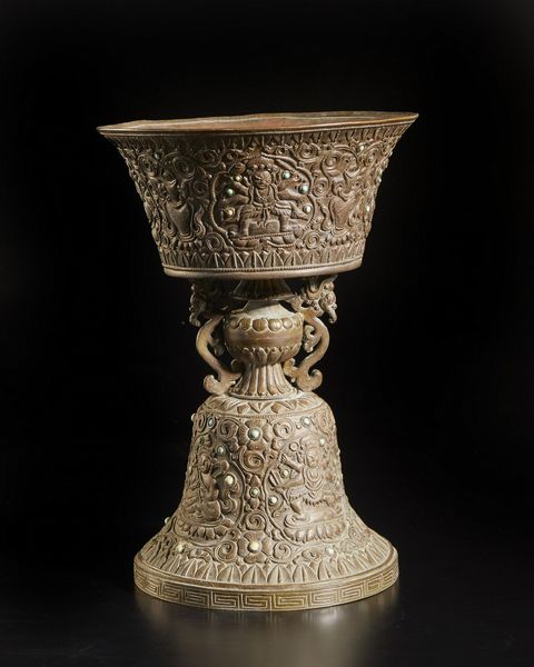 Arte Himalayana : Lampada in bronzo  Tibet, inizio XX secolo  - Asta Asta 373 | ARTE ORIENTALE E ISLAMICA - ARTE ORIENALE E WUNDERKAMMER Online - Associazione Nazionale - Case d'Asta italiane