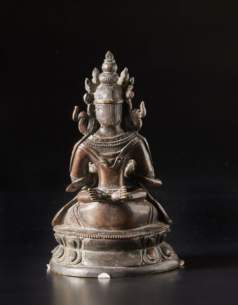 Arte Himalayana : Scultura in bronzo raffigurante Vajrasattva Nepal, XIX - inizio XX secolo  - Asta Asta 373 | ARTE ORIENTALE E ISLAMICA - ARTE ORIENALE E WUNDERKAMMER Online - Associazione Nazionale - Case d'Asta italiane