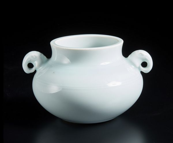 Arte Cinese : Vaso con invetriatura celadon  Cina, XX secolo  - Asta Asta 373 | ARTE ORIENTALE E ISLAMICA - ARTE ORIENALE E WUNDERKAMMER Online - Associazione Nazionale - Case d'Asta italiane