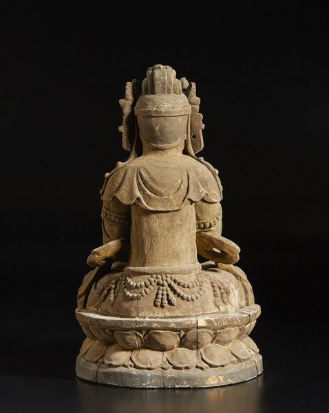 Arte Cinese : Scultura in legno raffigurante Vajradhara  Cina, XX secolo  - Asta Asta 373 | ARTE ORIENTALE E ISLAMICA - ARTE ORIENALE E WUNDERKAMMER Online - Associazione Nazionale - Case d'Asta italiane