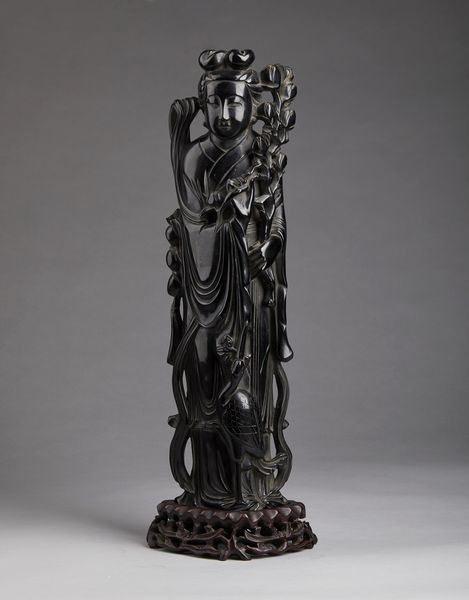 Arte Cinese : Figura femminile stante in resina Cina, XX secolo  - Asta Asta 373 | ARTE ORIENTALE E ISLAMICA - ARTE ORIENALE E WUNDERKAMMER Online - Associazione Nazionale - Case d'Asta italiane