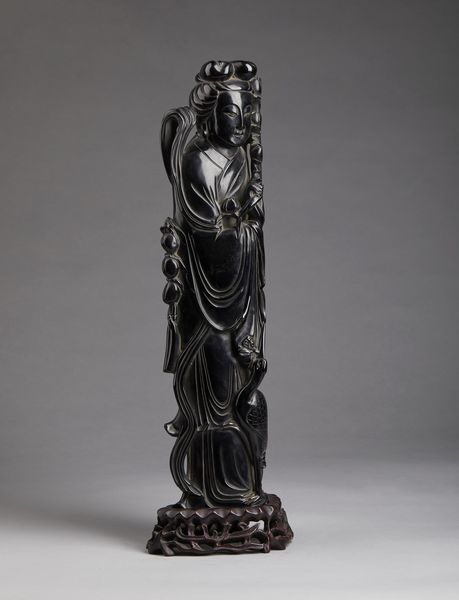 Arte Cinese : Figura femminile stante in resina Cina, XX secolo  - Asta Asta 373 | ARTE ORIENTALE E ISLAMICA - ARTE ORIENALE E WUNDERKAMMER Online - Associazione Nazionale - Case d'Asta italiane