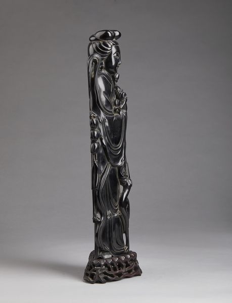 Arte Cinese : Figura femminile stante in resina Cina, XX secolo  - Asta Asta 373 | ARTE ORIENTALE E ISLAMICA - ARTE ORIENALE E WUNDERKAMMER Online - Associazione Nazionale - Case d'Asta italiane