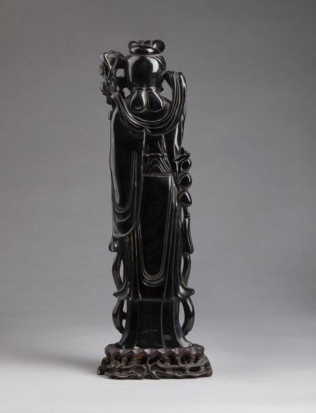 Arte Cinese : Figura femminile stante in resina Cina, XX secolo  - Asta Asta 373 | ARTE ORIENTALE E ISLAMICA - ARTE ORIENALE E WUNDERKAMMER Online - Associazione Nazionale - Case d'Asta italiane