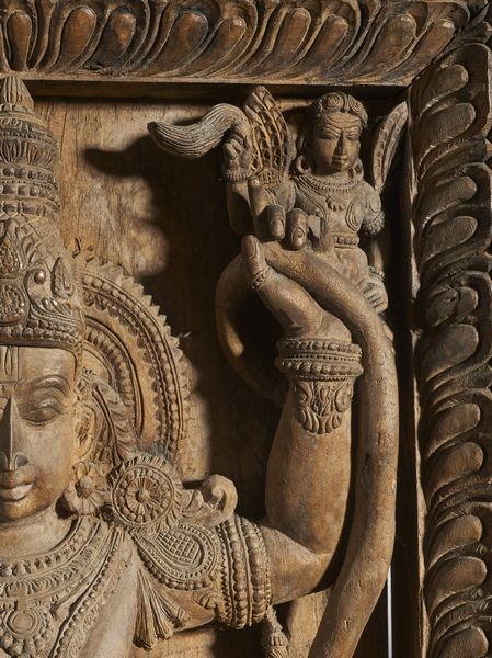 Arte Indiana : Grande altorilievo in legno  India Meridionale, XIX secolo  - Asta Asta 373 | ARTE ORIENTALE E ISLAMICA - ARTE ORIENALE E WUNDERKAMMER Online - Associazione Nazionale - Case d'Asta italiane