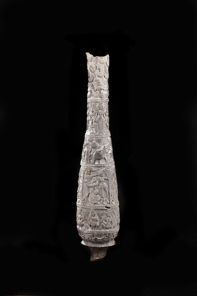 Arte Indiana : Grande vaso Chandraketugarh in terracotta  India, Bengala occidentale, periodo Shunga, I secolo a.C. - I secolo d.C.  - Asta Asta 373 | ARTE ORIENTALE E ISLAMICA - ARTE ORIENALE E WUNDERKAMMER Online - Associazione Nazionale - Case d'Asta italiane