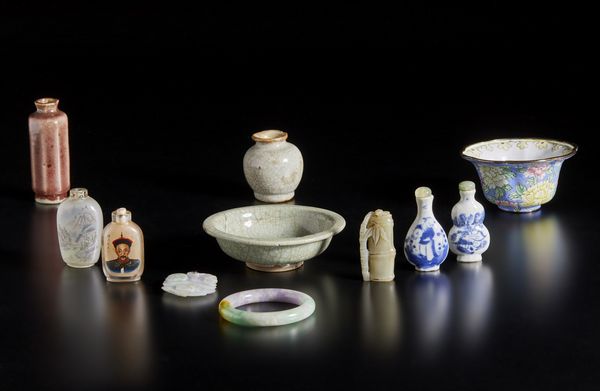 Arte Cinese : Lotto composto da undici pezzi eterogenei  Cina, XVIII-XX secolo  - Asta Asta 373 | ARTE ORIENTALE E ISLAMICA - ARTE ORIENALE E WUNDERKAMMER Online - Associazione Nazionale - Case d'Asta italiane