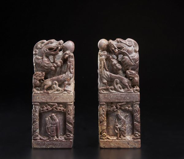 Arte Cinese : Coppia di sigilli in pietra  Cina, dinastia Qing, XIX secolo  - Asta Asta 373 | ARTE ORIENTALE E ISLAMICA - ARTE ORIENALE E WUNDERKAMMER Online - Associazione Nazionale - Case d'Asta italiane