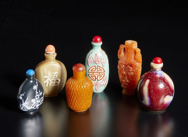 Arte Cinese : Lotto composto da undici tabacchiere  Cina, dinastia Qing, XIX secolo  - Asta Asta 373 | ARTE ORIENTALE E ISLAMICA - ARTE ORIENALE E WUNDERKAMMER Online - Associazione Nazionale - Case d'Asta italiane