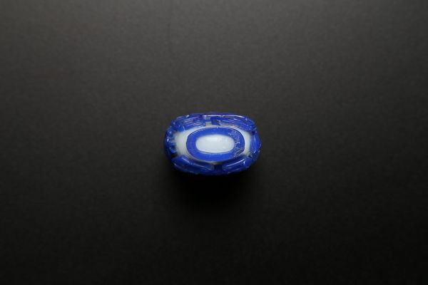 Arte Cinese : Snuff bottle in vetro con applicazioni blu Cina, XVIII - XIX secolo  - Asta Asta 373 | ARTE ORIENTALE E ISLAMICA - ARTE ORIENALE E WUNDERKAMMER Online - Associazione Nazionale - Case d'Asta italiane