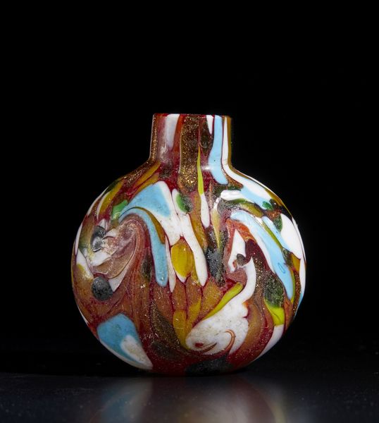 Arte Cinese : Undici tabacchiere ed un piccolo bacile in porcellana decorata  Cina, XIX - XX secolo  - Asta Asta 373 | ARTE ORIENTALE E ISLAMICA - ARTE ORIENALE E WUNDERKAMMER Online - Associazione Nazionale - Case d'Asta italiane