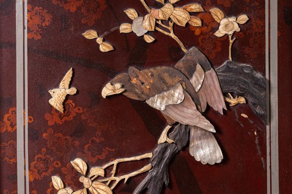 ARTE GIAPPONESE : Lotto di due schermi tipo Shibayama  Giappone, XX secolo  - Asta Asta 373 | ARTE ORIENTALE E ISLAMICA - ARTE ORIENALE E WUNDERKAMMER Online - Associazione Nazionale - Case d'Asta italiane