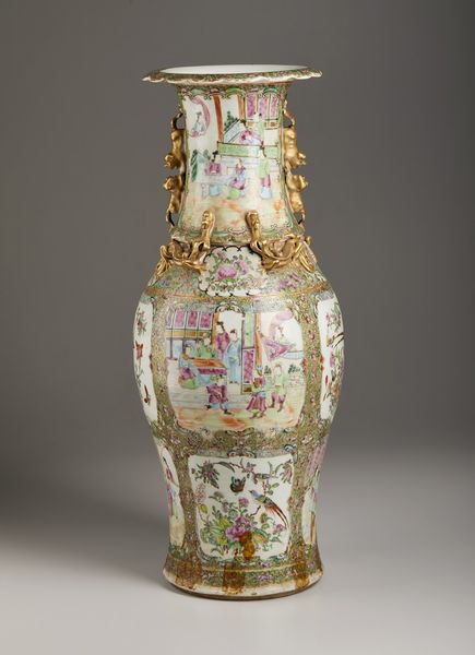 Arte Cinese : Vaso a balaustro Canton Cina, dinastia Qing, XIX secolo  - Asta Asta 373 | ARTE ORIENTALE E ISLAMICA - ARTE ORIENALE E WUNDERKAMMER Online - Associazione Nazionale - Case d'Asta italiane