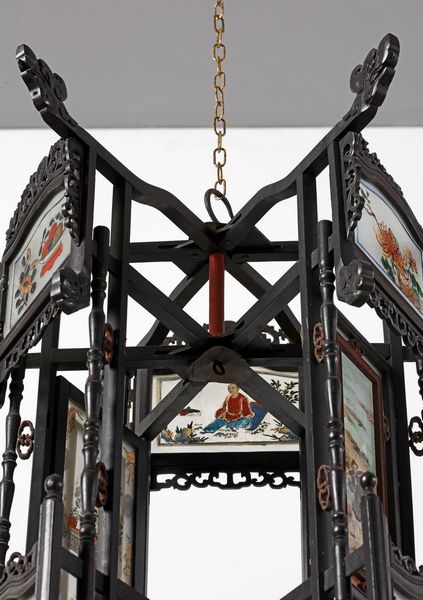 Arte Cinese : Grande lanterna in legno  Cina, dinastia Qing, XIX secolo  - Asta Asta 373 | ARTE ORIENTALE E ISLAMICA - ARTE ORIENALE E WUNDERKAMMER Online - Associazione Nazionale - Case d'Asta italiane