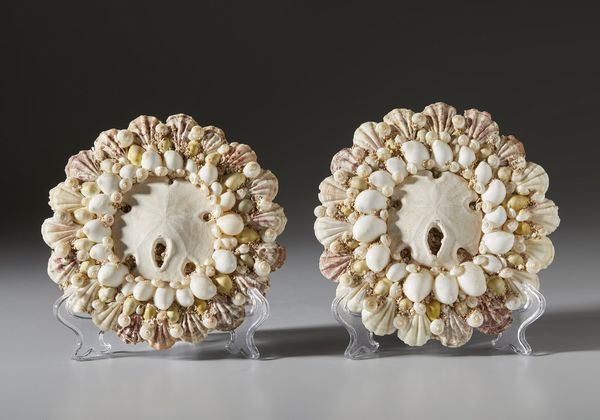 . : Tre rosoni in conchiglie  - Asta Asta 373 | ARTE ORIENTALE E ISLAMICA - ARTE ORIENALE E WUNDERKAMMER Online - Associazione Nazionale - Case d'Asta italiane