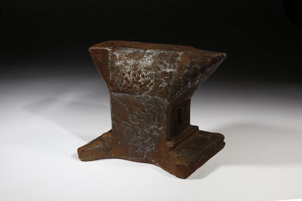 . : Antica incudine  Europa, XVIII secolo  - Asta Asta 373 | ARTE ORIENTALE E ISLAMICA - ARTE ORIENALE E WUNDERKAMMER Online - Associazione Nazionale - Case d'Asta italiane