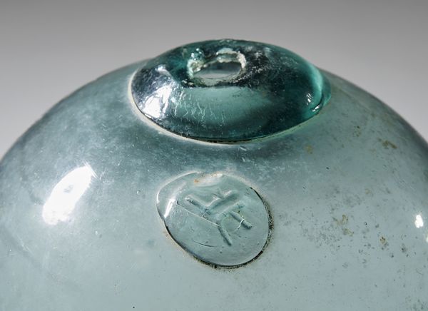 . : Due grandi sfere in vetro soffiato.  - Asta Asta 373 | ARTE ORIENTALE E ISLAMICA - ARTE ORIENALE E WUNDERKAMMER Online - Associazione Nazionale - Case d'Asta italiane