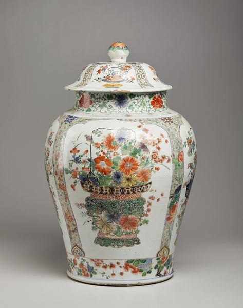 Arte Cinese : Grande potiche in porcellana famiglia verde  Cina, dinastia Qing, periodo Kangxi, XVIII secolo  - Asta Asta 373 | ARTE ORIENTALE E ISLAMICA - ARTE ORIENALE E WUNDERKAMMER Online - Associazione Nazionale - Case d'Asta italiane