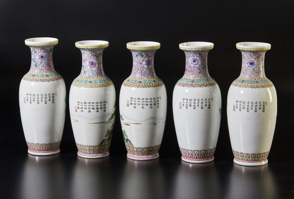 Arte Cinese : Lotto composto da nove vasi in porcellana  Cina, XX secolo  - Asta Asta 373 | ARTE ORIENTALE E ISLAMICA - ARTE ORIENALE E WUNDERKAMMER Online - Associazione Nazionale - Case d'Asta italiane