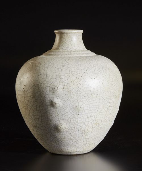 Arte Cinese : Gruppo di tre oggetti in porcellana  Cina, dinastia Qing, XIX secolo  - Asta Asta 373 | ARTE ORIENTALE E ISLAMICA - ARTE ORIENALE E WUNDERKAMMER Online - Associazione Nazionale - Case d'Asta italiane