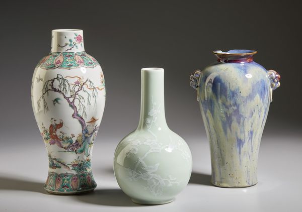 Arte Cinese : Gruppo di sei vasi in porcellana  Cina, dinastia Qing, XIX secolo  - Asta Asta 373 | ARTE ORIENTALE E ISLAMICA - ARTE ORIENALE E WUNDERKAMMER Online - Associazione Nazionale - Case d'Asta italiane