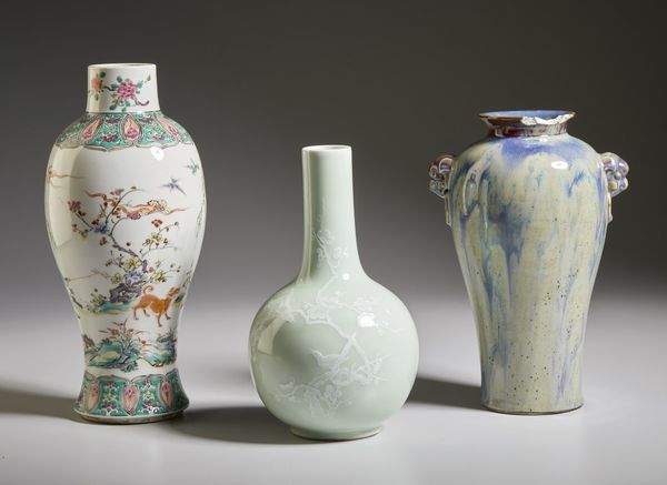 Arte Cinese : Gruppo di sei vasi in porcellana  Cina, dinastia Qing, XIX secolo  - Asta Asta 373 | ARTE ORIENTALE E ISLAMICA - ARTE ORIENALE E WUNDERKAMMER Online - Associazione Nazionale - Case d'Asta italiane