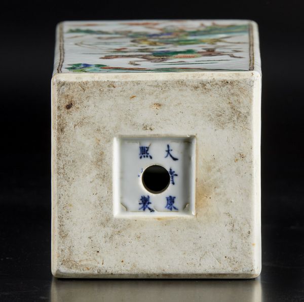 Arte Cinese : Vaso quadrangolare famiglia verde Cina, dinastia Qing, periodo Kangxi, XVIII secolo  - Asta Asta 373 | ARTE ORIENTALE E ISLAMICA - ARTE ORIENALE E WUNDERKAMMER Online - Associazione Nazionale - Case d'Asta italiane