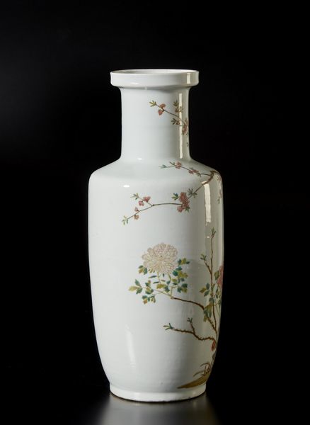 Arte Cinese : Vaso a rullo decorato con rami fioriti  Cina, dinastia Qing, periodo Daoguang, 1850 ca.  - Asta Asta 373 | ARTE ORIENTALE E ISLAMICA - ARTE ORIENALE E WUNDERKAMMER Online - Associazione Nazionale - Case d'Asta italiane