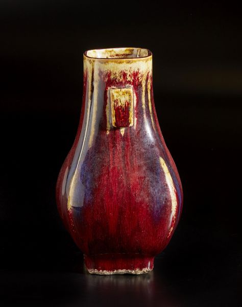 Arte Cinese : Tre manufatti in porcellana sang de boef Cina, dinastia Qing, XIX secolo  - Asta Asta 373 | ARTE ORIENTALE E ISLAMICA - ARTE ORIENALE E WUNDERKAMMER Online - Associazione Nazionale - Case d'Asta italiane