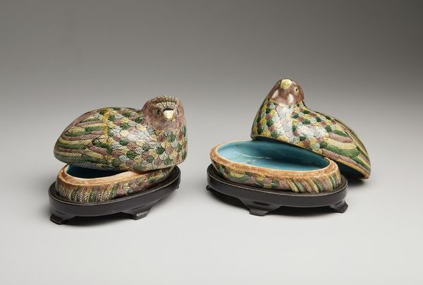 Arte Cinese : Coppia di scatole in porcellana e vaso Cina, XIX-XX secolo  - Asta Asta 373 | ARTE ORIENTALE E ISLAMICA - ARTE ORIENALE E WUNDERKAMMER Online - Associazione Nazionale - Case d'Asta italiane