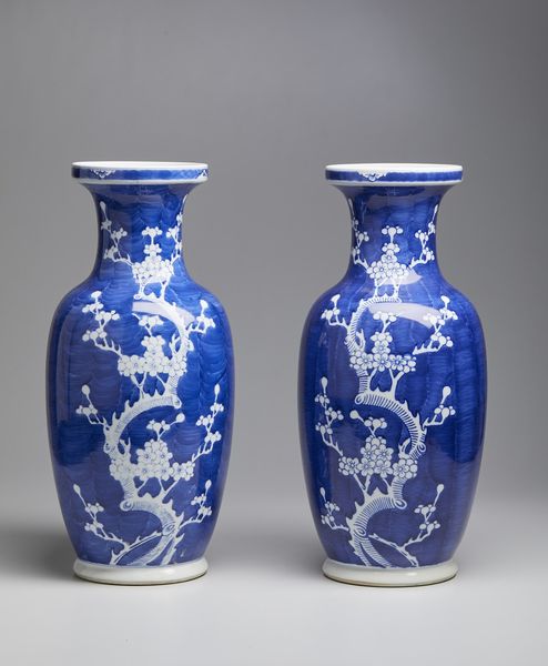Arte Cinese : Coppia di vasi bianco-blu Cina, XX secolo  - Asta Asta 373 | ARTE ORIENTALE E ISLAMICA - ARTE ORIENALE E WUNDERKAMMER Online - Associazione Nazionale - Case d'Asta italiane