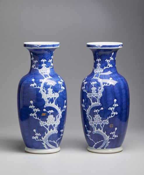 Arte Cinese : Coppia di vasi bianco-blu Cina, XX secolo  - Asta Asta 373 | ARTE ORIENTALE E ISLAMICA - ARTE ORIENALE E WUNDERKAMMER Online - Associazione Nazionale - Case d'Asta italiane