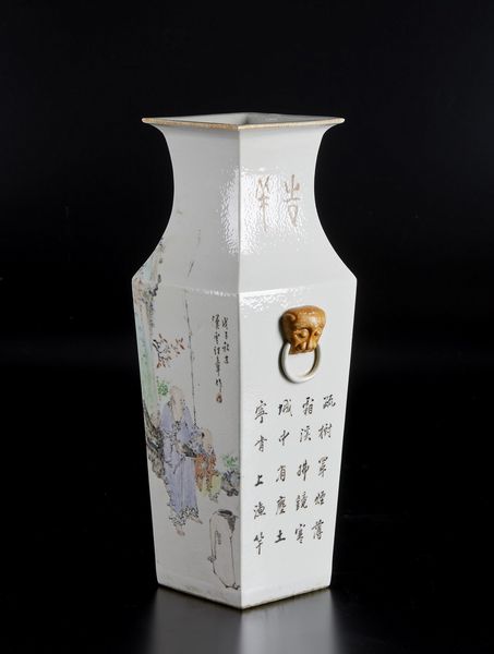 Arte Cinese : Grande vaso sfaccettato decorato con figure ed iscrizioni  Cina, inizio XX secolo  - Asta Asta 373 | ARTE ORIENTALE E ISLAMICA - ARTE ORIENALE E WUNDERKAMMER Online - Associazione Nazionale - Case d'Asta italiane