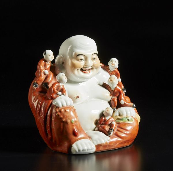 Arte Cinese : Budai in porcellana Cina, XX secolo  - Asta Asta 373 | ARTE ORIENTALE E ISLAMICA - ARTE ORIENALE E WUNDERKAMMER Online - Associazione Nazionale - Case d'Asta italiane