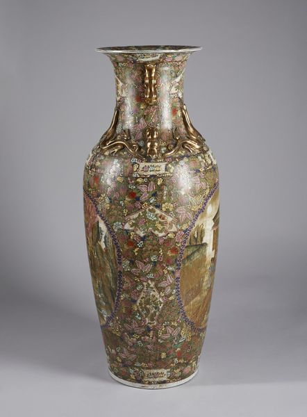 Arte Cinese : Vaso monumentale in porcellana  Cina, XX secolo  - Asta Asta 373 | ARTE ORIENTALE E ISLAMICA - ARTE ORIENALE E WUNDERKAMMER Online - Associazione Nazionale - Case d'Asta italiane