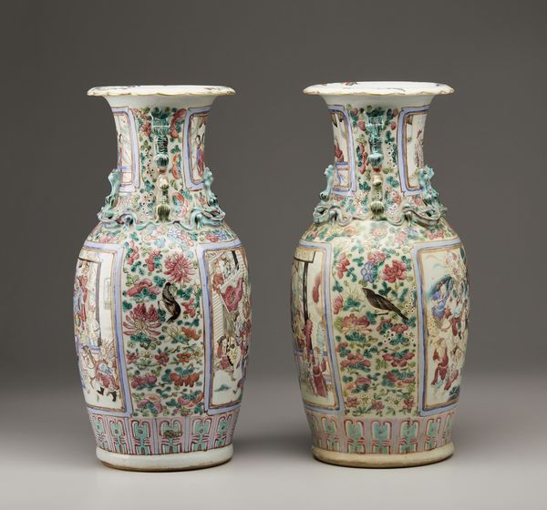 Arte Cinese : Coppia di grandi vasi Canton  Cina, XX secolo  - Asta Asta 373 | ARTE ORIENTALE E ISLAMICA - ARTE ORIENALE E WUNDERKAMMER Online - Associazione Nazionale - Case d'Asta italiane