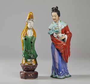 Arte Cinese : Lotto composto da sei porcellane policrome  Cina, dinastia Qing, XIX secolo  - Asta Asta 373 | ARTE ORIENTALE E ISLAMICA - ARTE ORIENALE E WUNDERKAMMER Online - Associazione Nazionale - Case d'Asta italiane