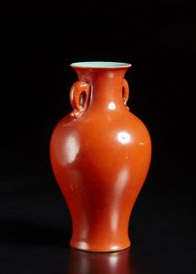 Arte Cinese : Vaso monocromo ad anfora  Cina, XX secolo  - Asta Asta 373 | ARTE ORIENTALE E ISLAMICA - ARTE ORIENALE E WUNDERKAMMER Online - Associazione Nazionale - Case d'Asta italiane