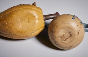 Arte Cinese : Gruppo di cinque teiere Yixing in terracotta Cina, inizio XX secolo  - Asta Asta 373 | ARTE ORIENTALE E ISLAMICA - ARTE ORIENALE E WUNDERKAMMER Online - Associazione Nazionale - Case d'Asta italiane