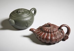 Arte Cinese : Gruppo di cinque teiere in terracotta Yixing  Cina, inizio XX secolo  - Asta Asta 373 | ARTE ORIENTALE E ISLAMICA - ARTE ORIENALE E WUNDERKAMMER Online - Associazione Nazionale - Case d'Asta italiane