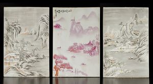 Arte Cinese - Gruppo di tre placche in porcellana smaltata  Cina, inizio XX secolo