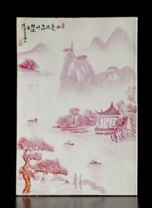 Arte Cinese : Gruppo di tre placche in porcellana smaltata  Cina, inizio XX secolo  - Asta Asta 373 | ARTE ORIENTALE E ISLAMICA - ARTE ORIENALE E WUNDERKAMMER Online - Associazione Nazionale - Case d'Asta italiane