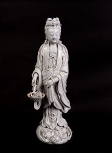 Arte Cinese - Figura di Guanyin in porcellana bianco di Cina  Cina, dinastia Qing, XVIII secolo