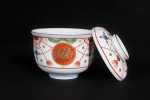 ARTE GIAPPONESE : Tazza da te in porcellana Imari  Giappone, XIX secolo  - Asta Asta 373 | ARTE ORIENTALE E ISLAMICA - ARTE ORIENALE E WUNDERKAMMER Online - Associazione Nazionale - Case d'Asta italiane