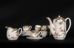 ARTE GIAPPONESE : Un servizio da caff� di otto coperti in porcellana bianca Giappone, XIX secolo  - Asta Asta 373 | ARTE ORIENTALE E ISLAMICA - ARTE ORIENALE E WUNDERKAMMER Online - Associazione Nazionale - Case d'Asta italiane