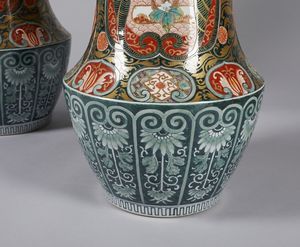 ARTE GIAPPONESE : Coppia di vasi satsuma con samurai  Giappone, XIX secolo  - Asta Asta 373 | ARTE ORIENTALE E ISLAMICA - ARTE ORIENALE E WUNDERKAMMER Online - Associazione Nazionale - Case d'Asta italiane