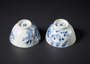Arte Cinese : Coppia di tazze in ceramica bianco/blu Cina, dinastia Qing, XVIII secolo  - Asta Asta 373 | ARTE ORIENTALE E ISLAMICA - ARTE ORIENALE E WUNDERKAMMER Online - Associazione Nazionale - Case d'Asta italiane