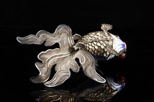 Arte Cinese : Pesce cloisonn� Cina, dinastia Qing, inizio XX secolo  - Asta Asta 373 | ARTE ORIENTALE E ISLAMICA - ARTE ORIENALE E WUNDERKAMMER Online - Associazione Nazionale - Case d'Asta italiane